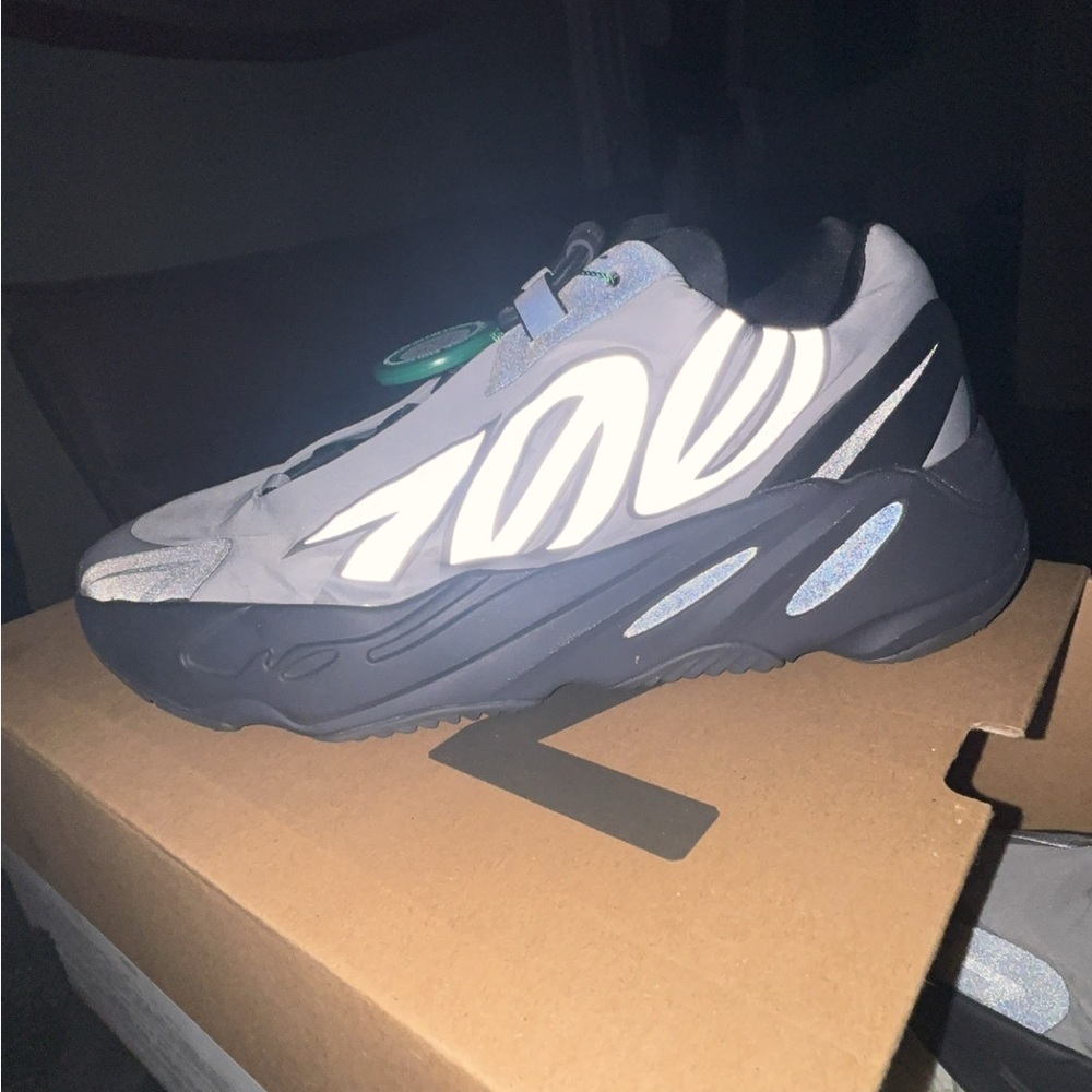 Adidas yeezy 700 Boost